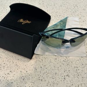 Maui Jim Banyans Polarized Rimless sunglasses Black with Maui HT lenses